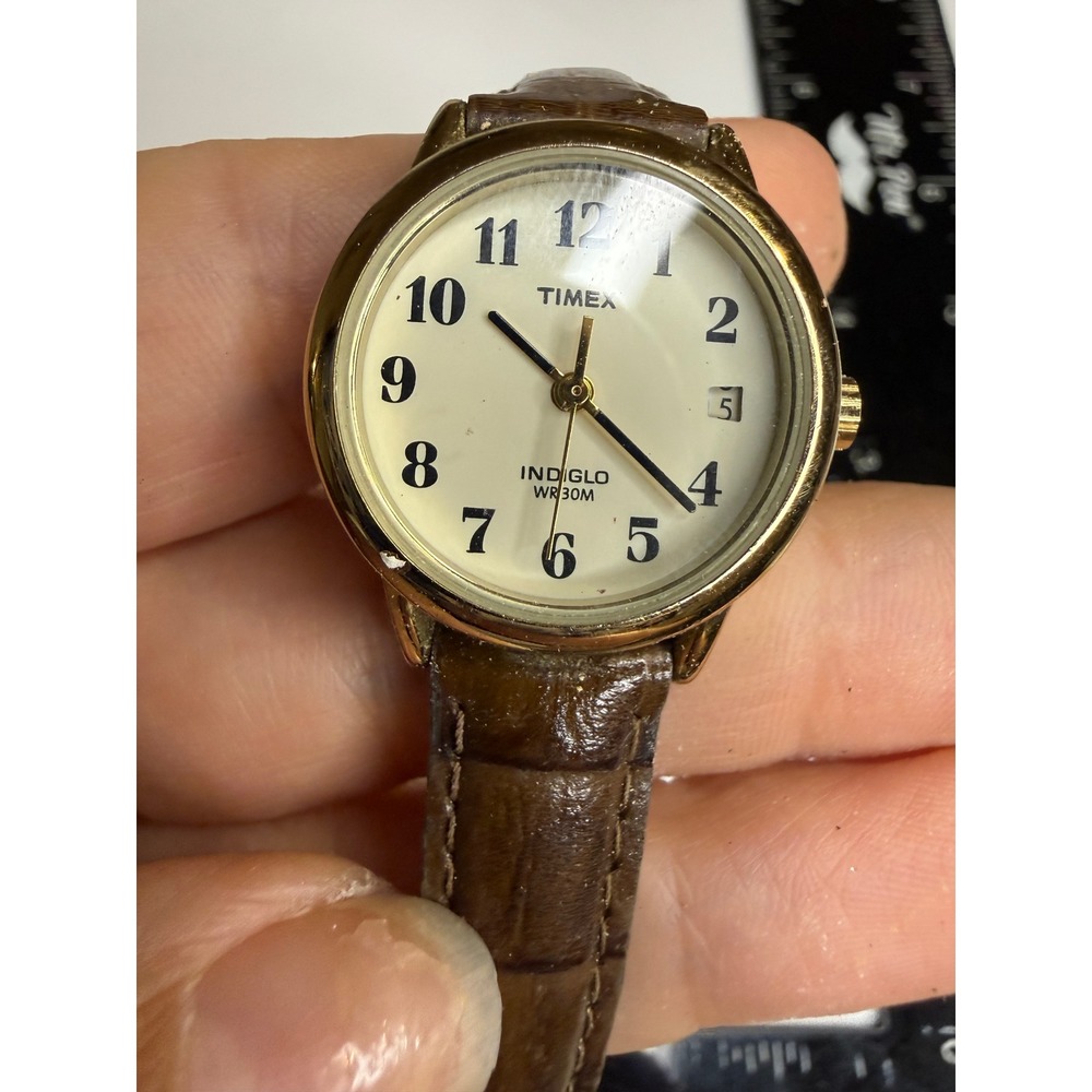Timex Indiglo WR 30M Gold Tone Cream Dial Brown Leather Strap Watch W8 CR1216